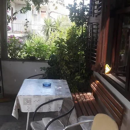 Studio 2132b Apartman *